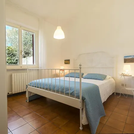 209 - A Schiera Quadrilocale Al Taunus, Con Portico E Giardino 度假居 *