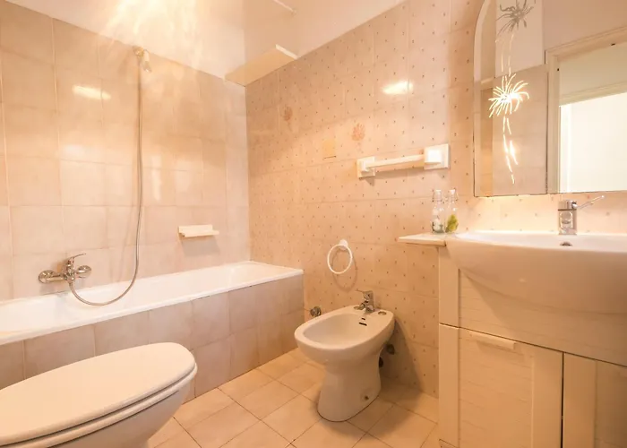 209 - A Schiera Quadrilocale Al Taunus, Con Portico E Giardino *